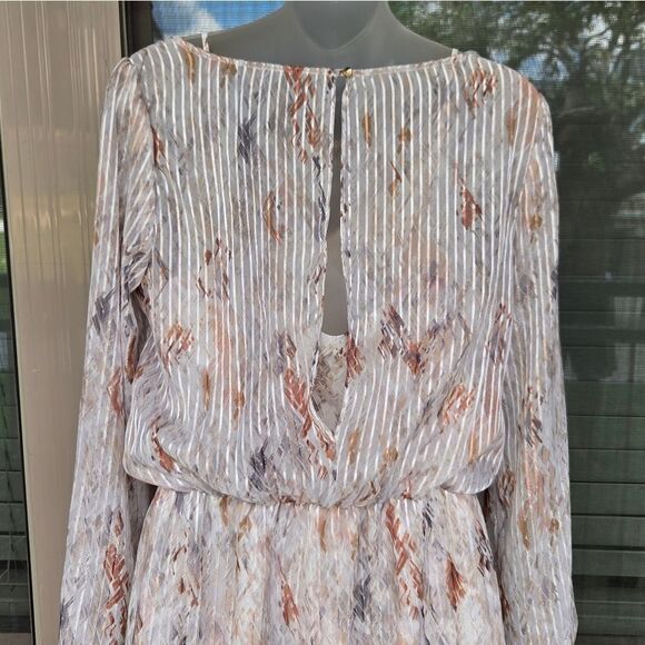 White House Black Market Long Sleeve Geo Boho Dress White Brown Sz 8 Shimmery - Picture 6 of 10